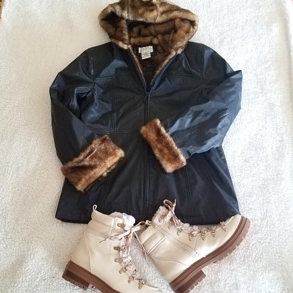 NWOT White Stag Black Faux Fur Winter Coat M